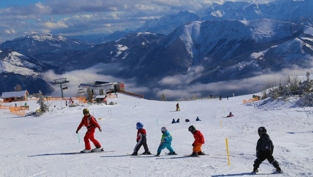 Gerade für Familien wird trotz moderater Preissteigerungen in Oberösterreich Skifahren oft "Luxus" (Bild: Marion Hörmandinger)
