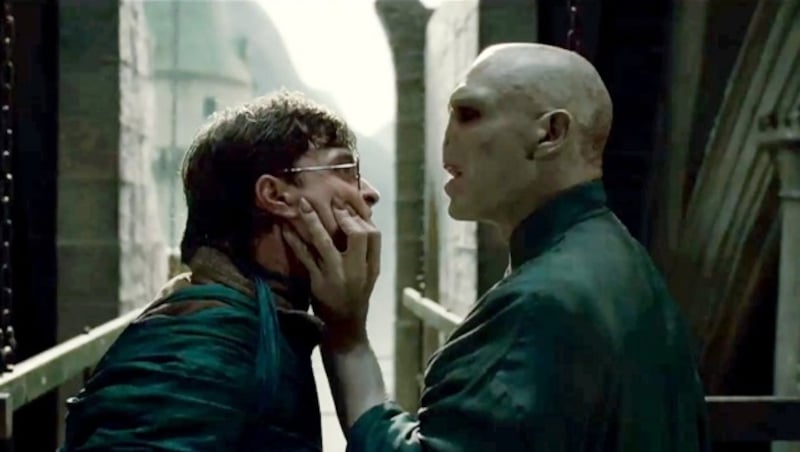 Daniel Radcliffe und Ralph Fiennes in "Harry Potter and the Deathly Hallows: Part 2" (Bild: (c) AP)