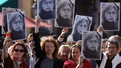 Gedenken an Anna Politkowskaja in Moskau (Bild: APA/AFP/DENIS SINYAKOV)