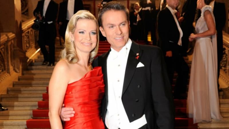 Claudia Reiterer und Alfons Haider am Opernball 2010 (Bild: APA/Thomas Jantzen/ORF)