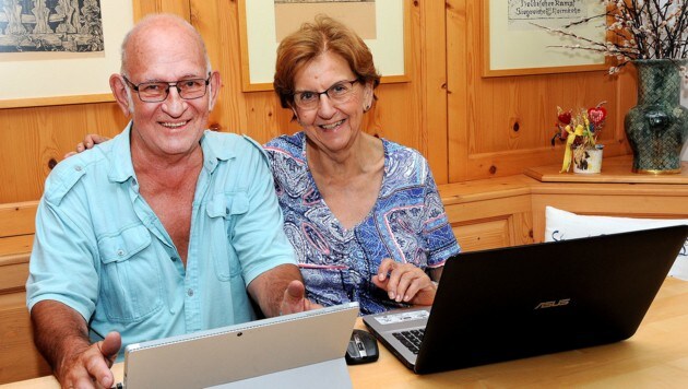 Liebe auf den ersten Klick: Elisabeth und Fritz haben sich über eine Online-Partnerbörse gefunden. (Bild: Franz Crepaz)