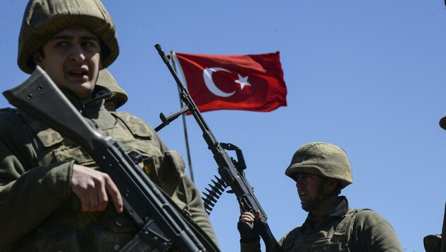 Türkische Soldaten im Irak werden als Besatzer gesehen. (Bild: APA/AFP/ILYAS AKENGIN)