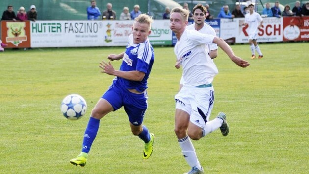 St. Michaels Marcel Bernhofer (li.)traf beim 3:0 im Lungau-Derby gegen Tamsweg doppelt. (Bild: Roland Holitzky)