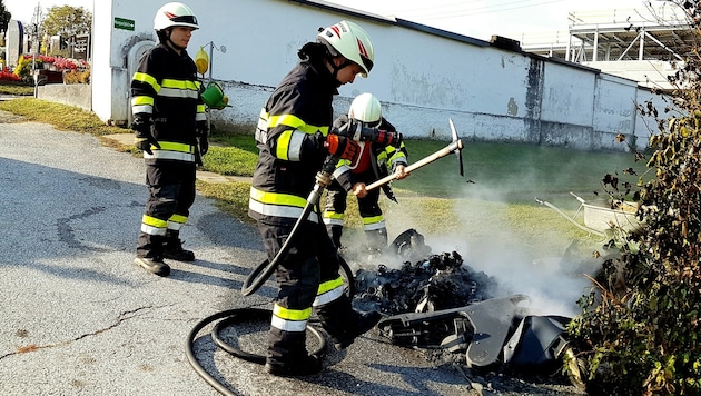 Die Freiwillige Feuerwehr brachte den Brand rasch unter Kontrolle (Bild: FF Heiligenkreuz am Waasen)