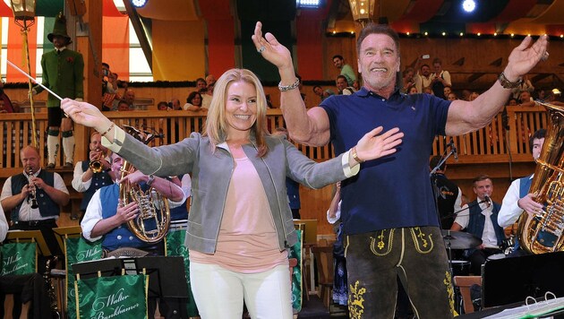Arnold Schwarzenegger und Freundin Heather Milligan geben in München den Ton an. (Bild: babiradpicture/Chr.Stiefler)