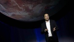 Elon Musk präsentiert seine Mars-Pläne. (Bild: ASSOCIATED PRESS)