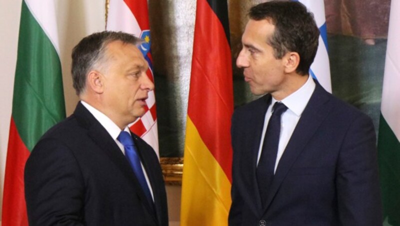 Viktor Orban im Gespräch mit Bundeskanzler Christian Kern (Bild: AP)