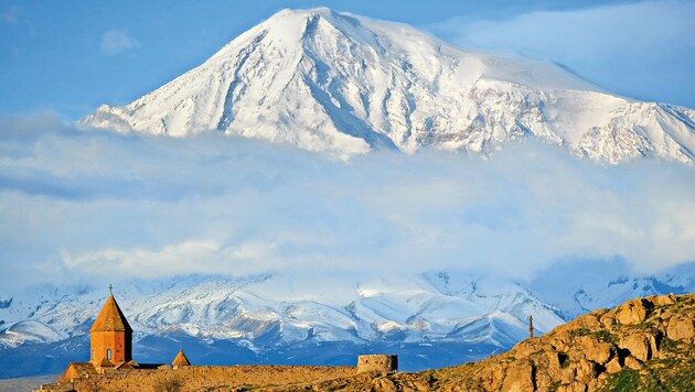 Der biblische Berg Ararat und das Kloster Chor Virap. (Bild: Fotolia)