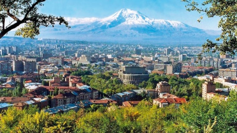 Blick auf Armeniens Hauptstadt Eriwan und den Ararat. (Bild: Max Stöger, Kronen Zeitung)