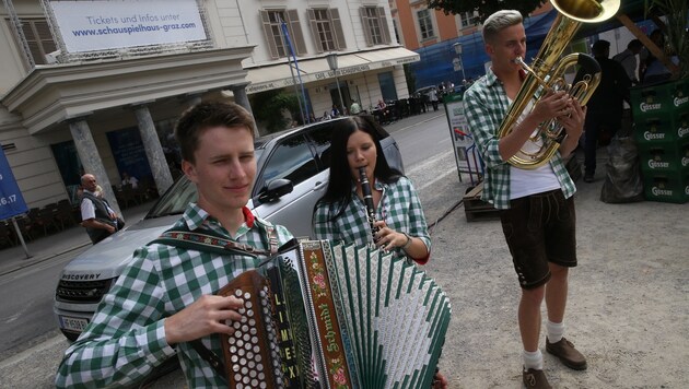 Altes Handwerk, Volkstanz und echte Volksmusik: Das ist Steiermark pur! Klicken Sie sich durch. (Bild: KRONEN ZEITUNG)