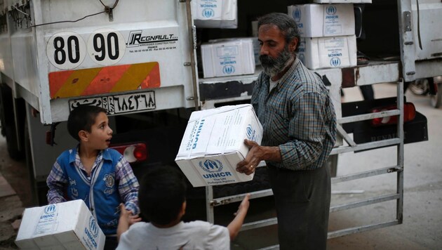 Hilfsgüterverteilung in Syrien (Bild: APA/AFP/ABDULMONAM EASSA)