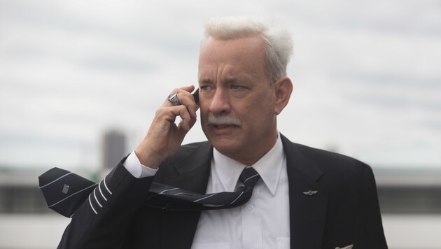 Tom Hanks als US-Pilot Chesley Sullenberger in "Sully" (Bild: AP)