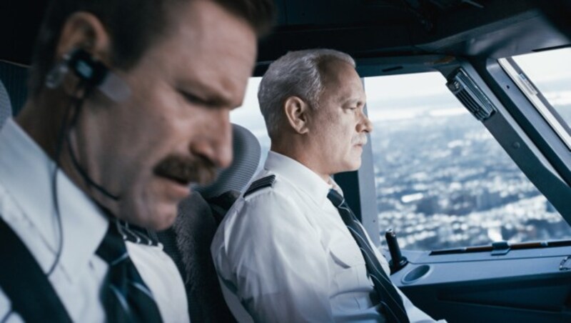 Tom Hanks als US-Pilot Chesley Sullenberger in "Sully" (Bild: AP)