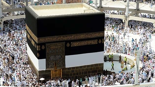 Die Kaaba im Innenhof der Heiligen Moschee in Mekka ist das zentrale Heiligtum des Islam. (Bild: APA/EPA/Ali Hassan)