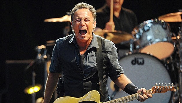 Dem Branchenbeobachter Pollstar zufolge verkaufte Springsteen im vergangenen Jahr mehr als 1,6 Millionen Konzertkarten und nahm 380 Millionen Dollar ein. (Bild: APA/EPA/DANIEL DAL ZENNARO)