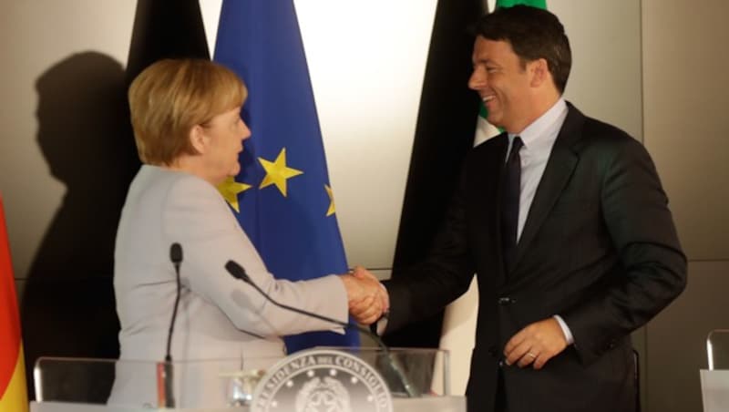 Partner in der Flüchtlingskrise: Merkel und Renzi (Bild: ASSOCIATED PRESS)