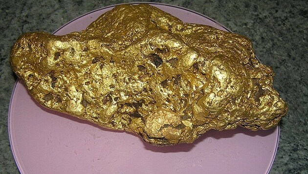 Der Goldklumpen wiegt 4,1 Kilogramm und bekam den Namen "Friday's Joy". (Bild: EPA)