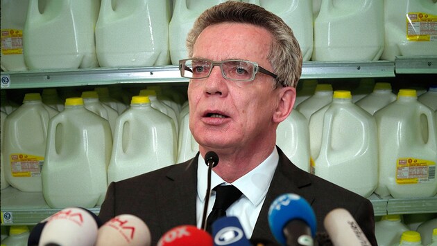 Die deutsche Opposition wirft Innenminister De Maiziere bewusste Angstmache vor. (Bild: AP, thinkstockphotos.de)