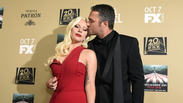 Lady Gaga und ihr Ex-Verlobter Taylor Kinney (Bild: Chris Pizzello/Invision/AP)