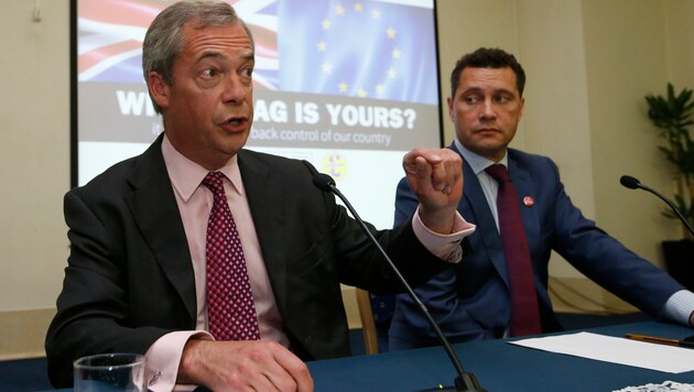 Nigel Farage in einer gemeinsamen Pressekonferenz mit Steven Woolfe (Bild: ASSOCIATED PRESS)