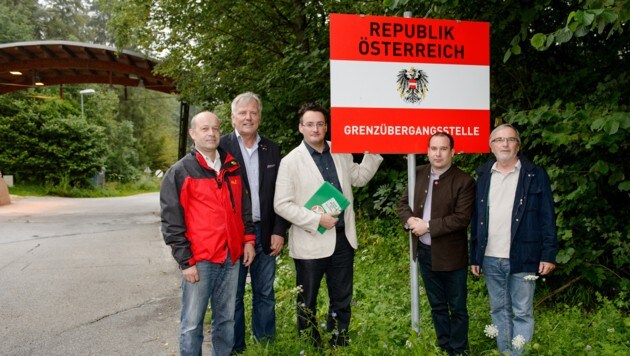 Maschendrahtzaun-Gegner: Hribar (EL), Visotschnig (SP), Köchl (Grüne), Haselmayer (Neos), Grilc (VP) (Bild: Thomas Hude)