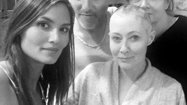 Die an Brustkrebs erkrankte Shannen Doherty zeigt sich auf Instagram mit kahl rasiertem Kopf. (Bild: Instagram.com/Shannen Doherty)
