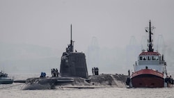 An der Außenhülle des U-Boots "HMS Ambush" sind Schäden zu erkennen. (Bild: APA/AFP/afp/DM PARODY)