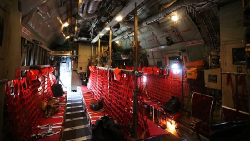 Der Innenraum der Hercules C-130 (Bild: Christoph Matzl)