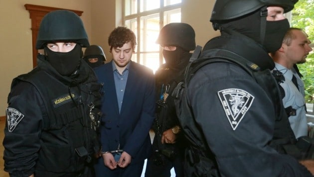 Kevin Dahlgren bei seinem Prozess in Brünn (Bild: APA/AFP/RADEK MICA)