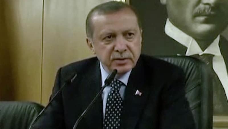 Erdogan kündigte harte Strafen für die Putschisten an. (Bild: AP)