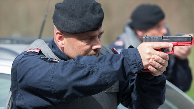 Ein Waffen-Einsatztraining bei der Exekutive (Symbolfoto) (Bild: MMV/Neumayr)