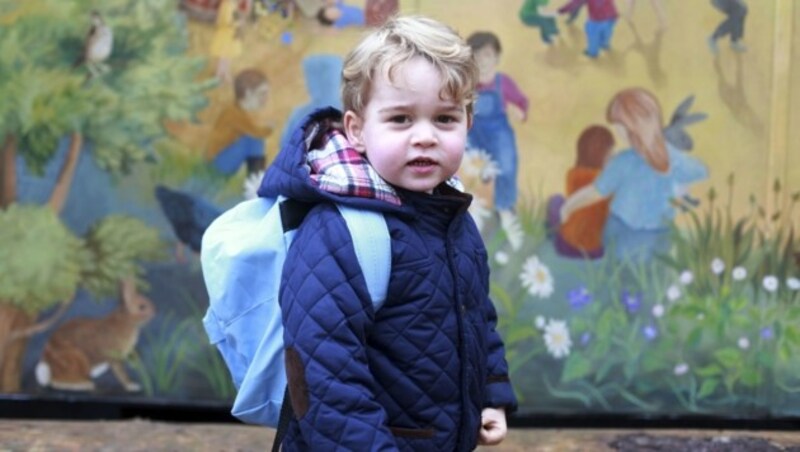 Prinz George bei seinem ersten Tag im Kindergarten (Bild: APA/AFP/KENSINGTON PALACE/HRH DUCHESS OF CAMBRIDGE)