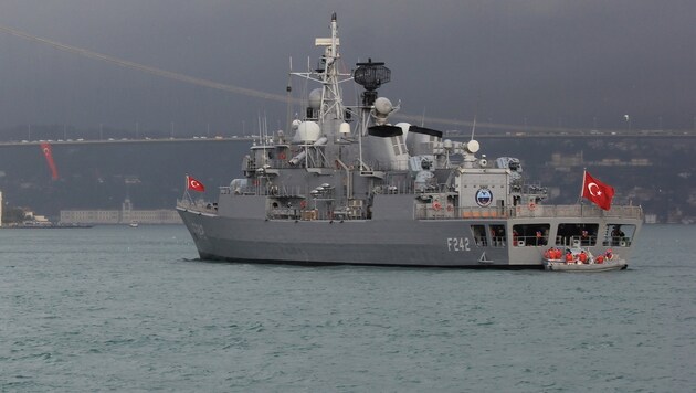 Ein Kriegsschiff der Türkischen Marine in Istanbul (Bild: Wikimedia.org/Julian Nitzsche (Symbolbild))