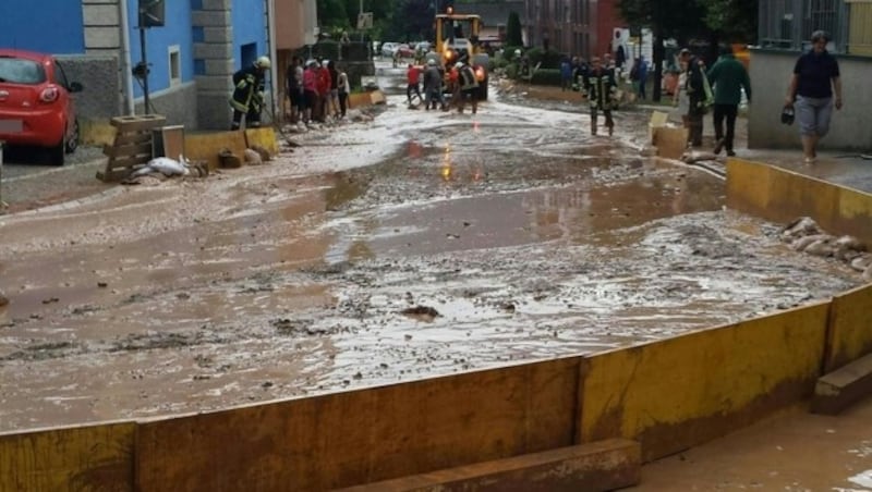 Im Tiroler Imst wüteten die Unwetter. (Bild: APA/ZEITUNGSFOTO.AT)