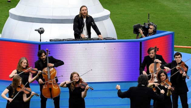 Star-DJ David Guetta performt bei der EM-Abschlussfeier 2016. (Bild: APA/AFP/MIGUEL MEDINA)