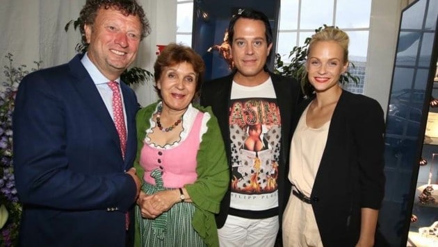 Klaus & Dressurreiterin Evelyn Haim-Swarovski mit Entertainer Gregor Glanz und Mirjam Weichselbraun (Bild: Recka Hammann)