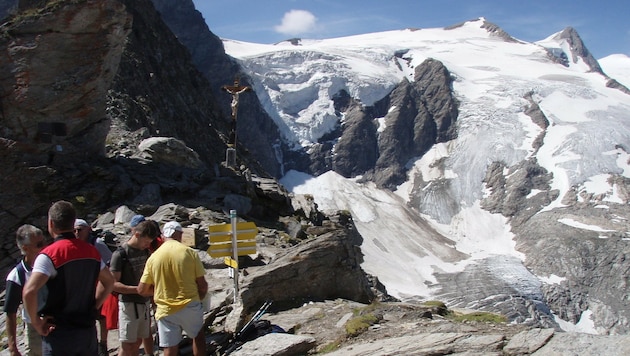 Der Trail führt vorbei und hinauf auf seine "weltalte Majestät", dem Großvenediger (Bild: Osttirol 360 Grad)