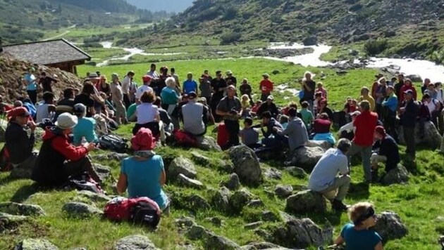 Im Krimmler Tauerntal: Rund 200 Wanderer nahmen teil. (Bild: Lemberger)