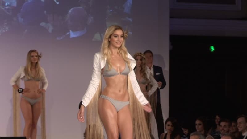 Missen bei der "Miss Austria"-Wahl 2016 im Bikini (Bild: krone.tv)