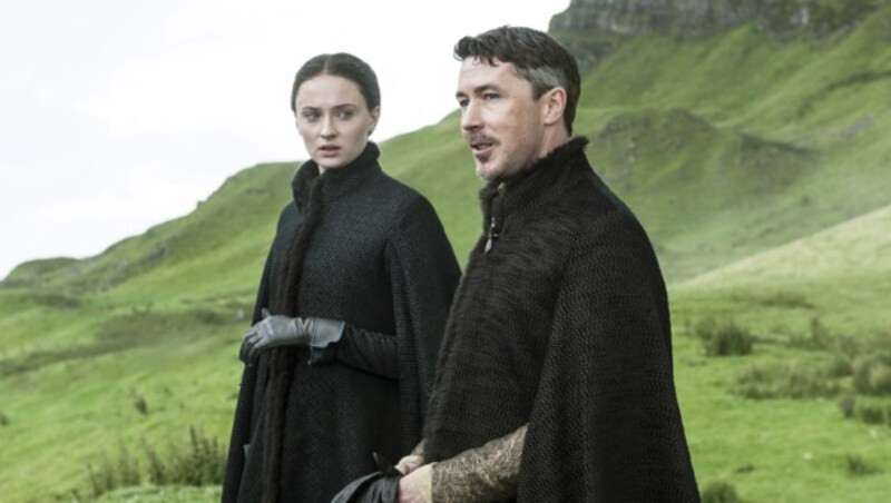 Sophie Turner als Sansa Stark und Aidan Gillen als "Kleinfinger" Petyr Baelish (Bild: AP/Helen Sloan)