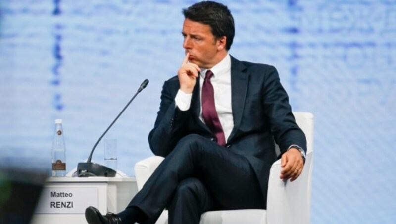 Ein nachdenklicher Premier Matteo Renzi (Bild: ASSOCIATED PRESS)