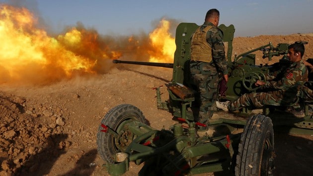 Irakische Truppen vor den Toren Falludschas (Bild: AFP)