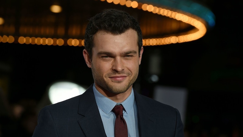 Alden Ehrenreich hatte für die Bar Mizwa-Party eines Klassenkameraden ein Comedy-Video aufgenommen und wurde so in Hollywood entdeckt.  (Bild: APA/AFP/VALERIE MACON)