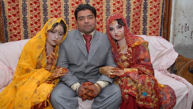 Ein Pakistaner sorgte 2010 für Aufregung: Er heiratete zwei Frauen innerhalb von 24 Stunden. (Bild: EPA)