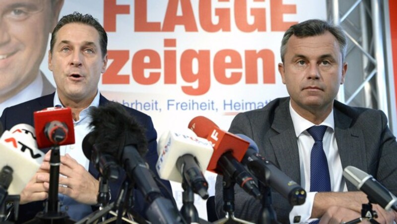 Strache und Präsidentschaftskandidat Norbert Hofer (Bild: APA/HANS KLAUS TECHT)