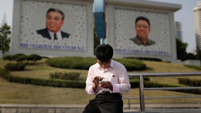 Menschen mit Smartphones erblickt man in Pjöngjang immer noch sehr selten. (Bild: AP)