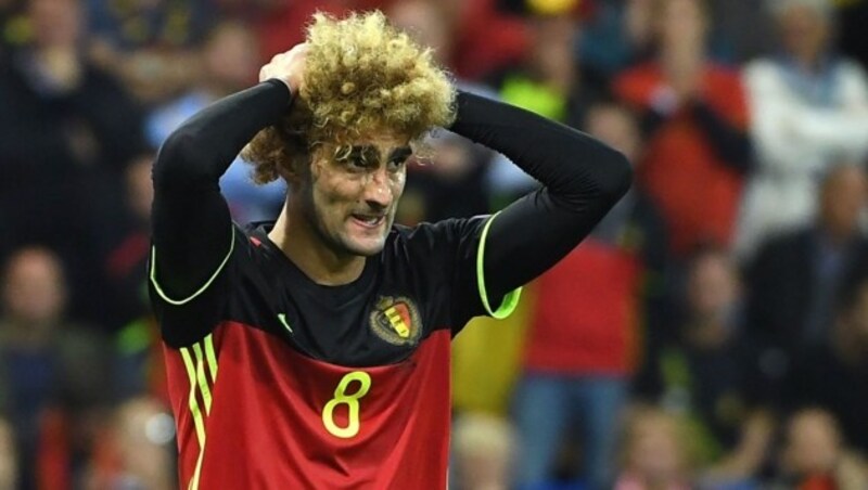 Da rauft sich Marouane Fellaini seine Haare! (Bild: AFP)