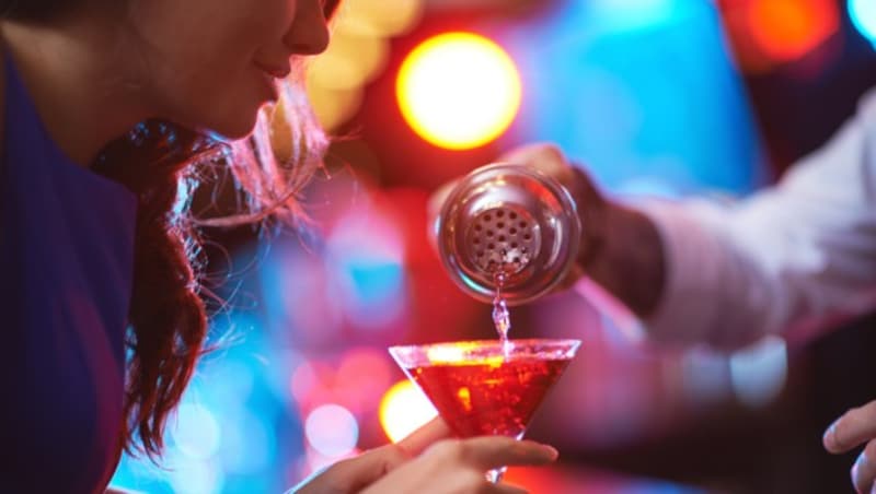 Getränke sollten niemals unbeaufsichtigt sein. K.o.-tropfen schmeckt und riecht man nicht! (Bild: thinkstockphotos.de)