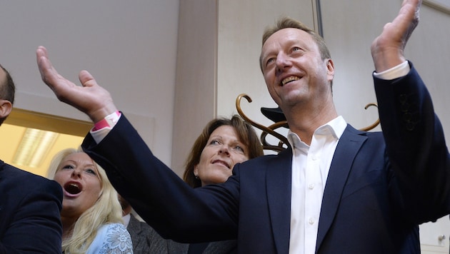 Nach der Landtagswahl 2015 hatte der burgenländische FPÖ-Landesparteiobmann Johann Tschürtz noch mehr Grund zum Lachen. (Bild: APA/ROBERT JAEGER)