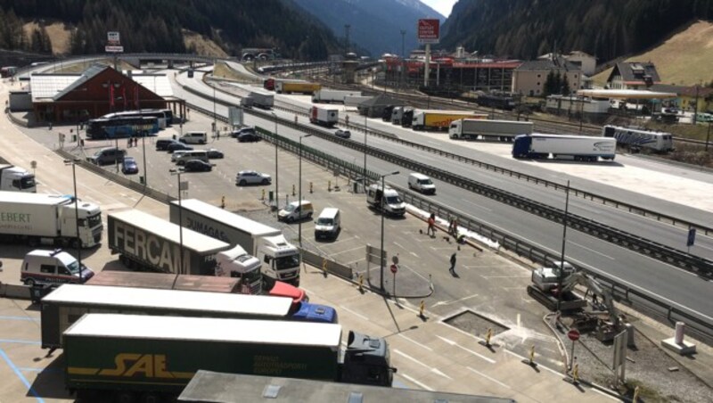 Bauarbeiten zum Grenzmanagement am Brenner (Bild: APA/ZEITUNGSFOTO.AT)